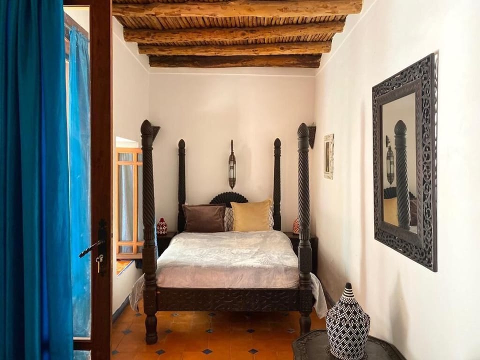 Standard Room | Desk, free WiFi, bed sheets
