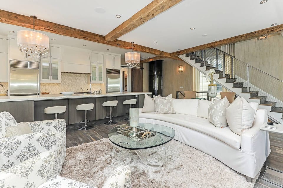 DESIGNER KITCHEN & LIVING ROOM ON 2ND FLOOR