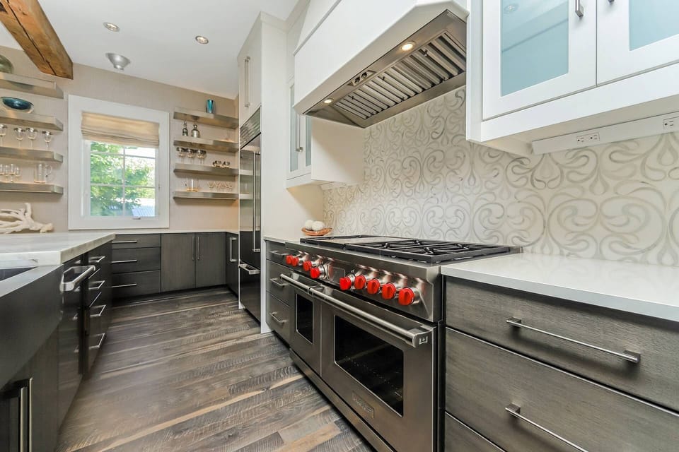 SPACIOUS FLOOR PLAN, GREAT FOR GROUPS OR FAMILIES