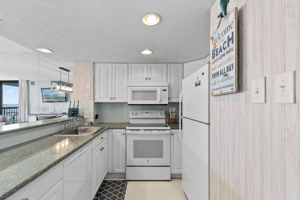 The Chef in your family will be in awe of the Bright & Gorgeous Kitchen!