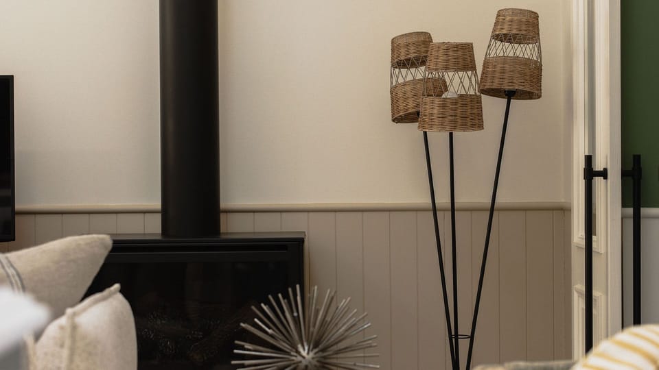 Latitude South Coast - south coast holiday accommodation indoor fireplace