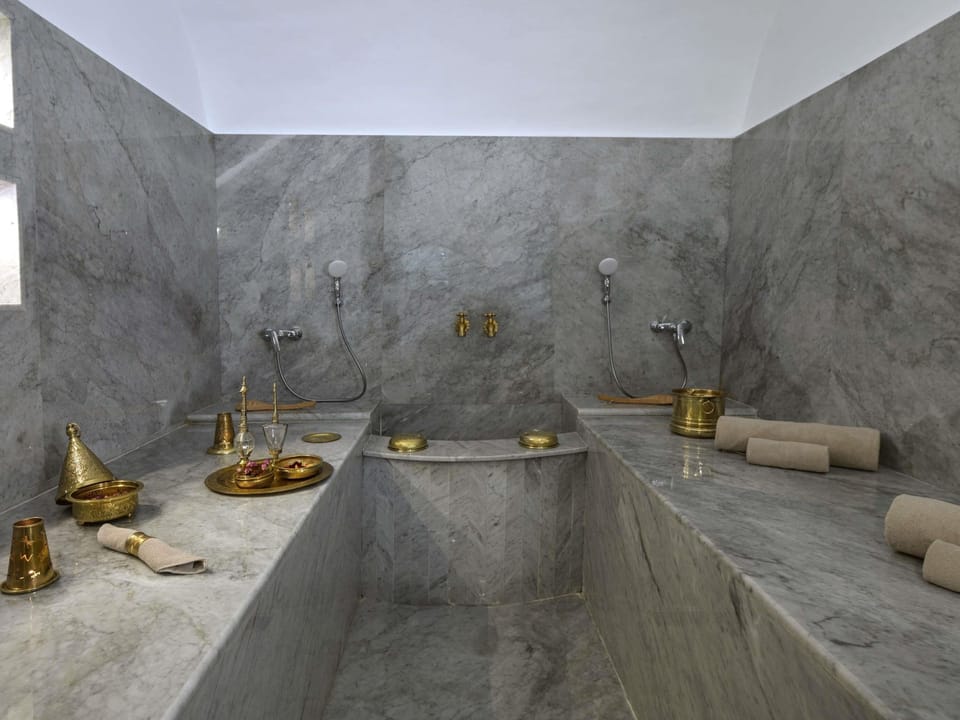 Couples treatment rooms, steam room, Turkish bath, body treatments