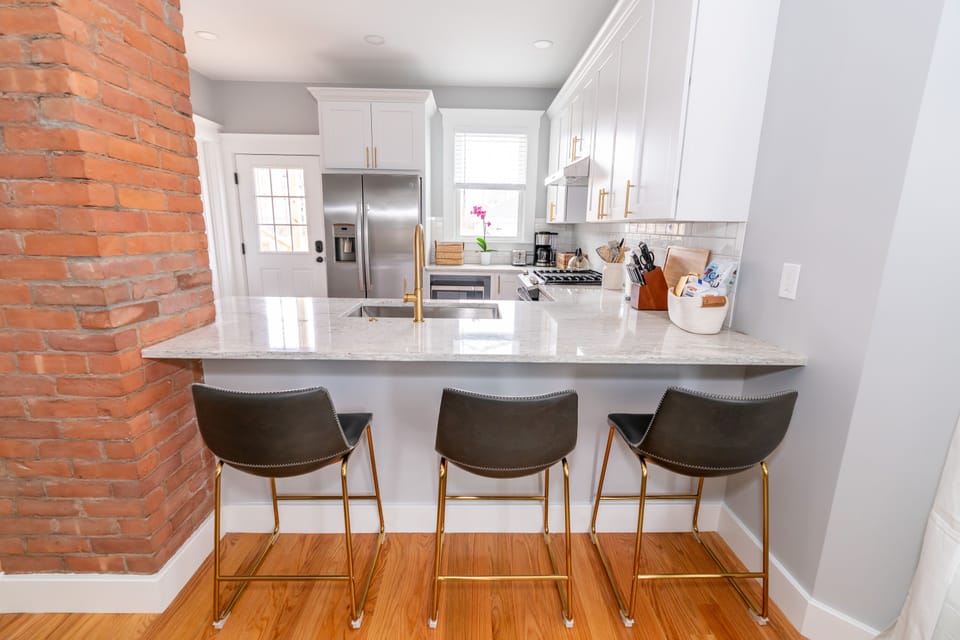 Countertop seating 