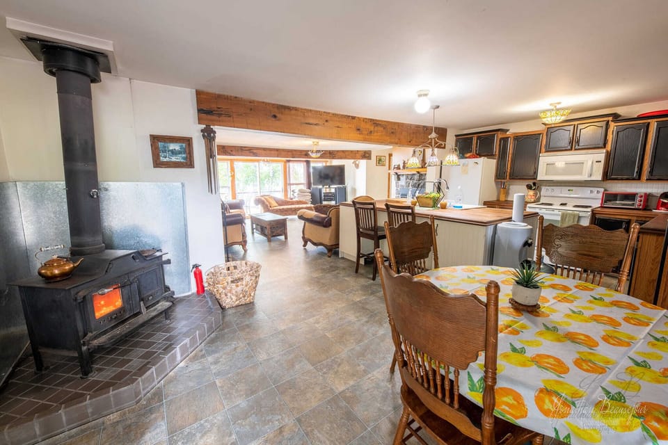 Kitchen/Entrance