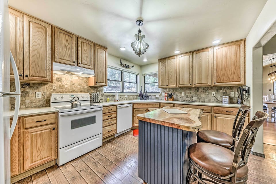 Kitchen | Smart TV | Coffee Maker | Spices | Crockpot | Cooking Basics