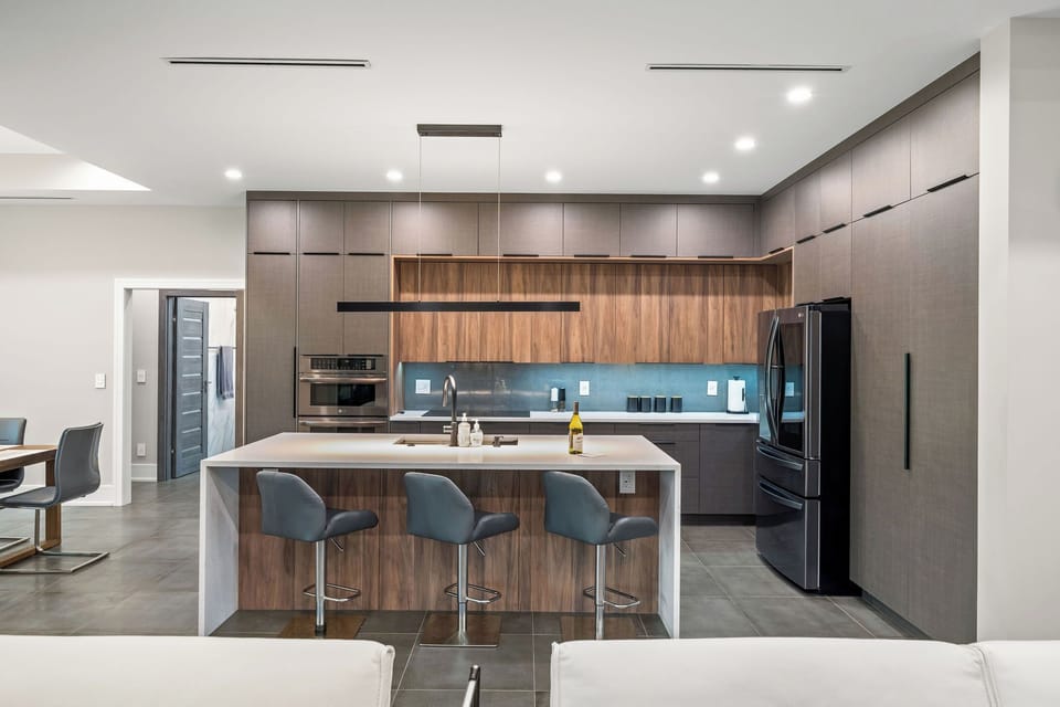 Enjoy well stacked kitchen.
