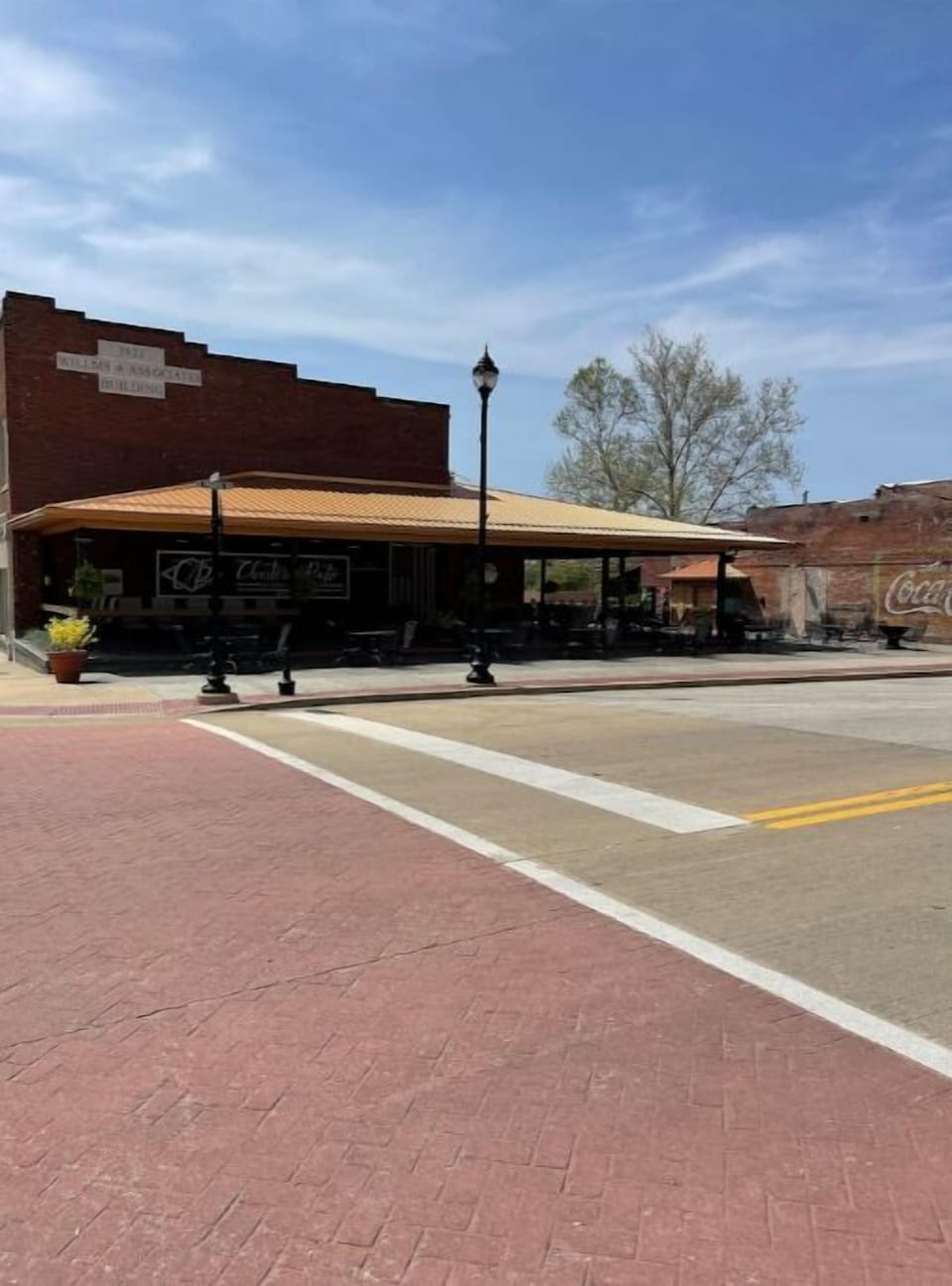 Charter's Patio.
Dining, live music, patio area. 