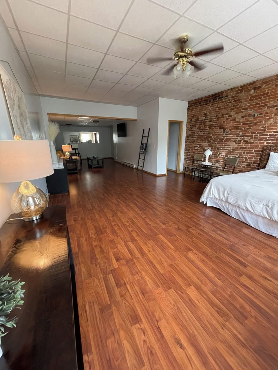 bedroom/living room