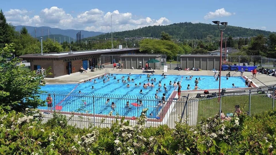 Kensington Park outdoor pool