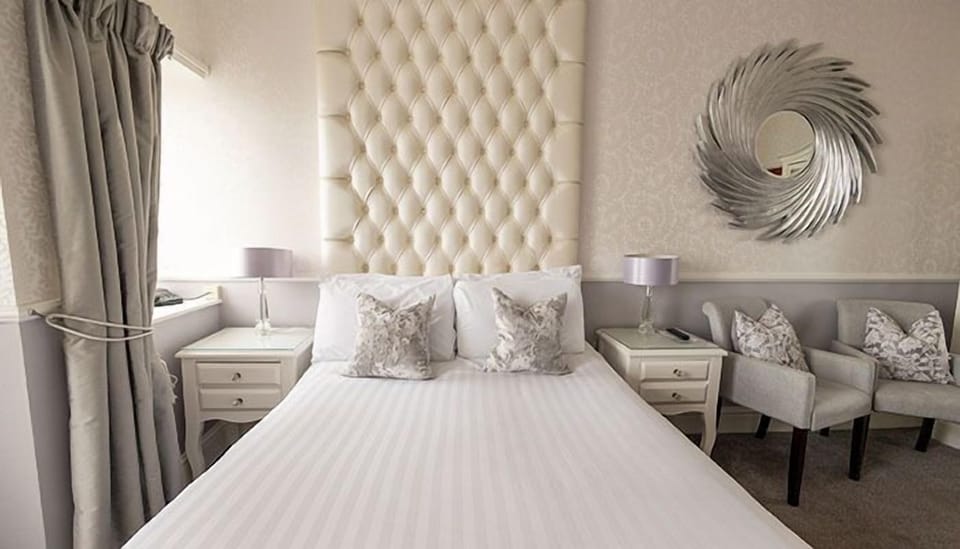 Deluxe Studio Suite | Iron/ironing board, free WiFi, bed sheets