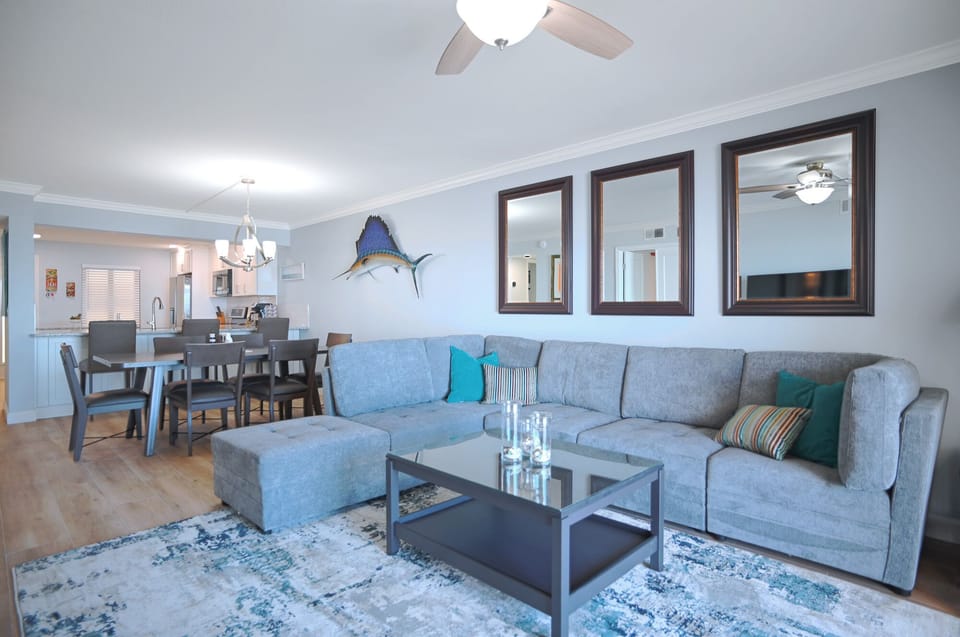 Spacious living and dining room