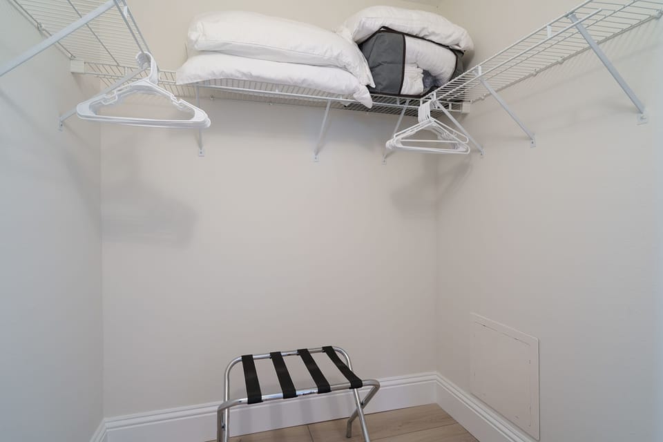 LARGE WALK IN CLOSET