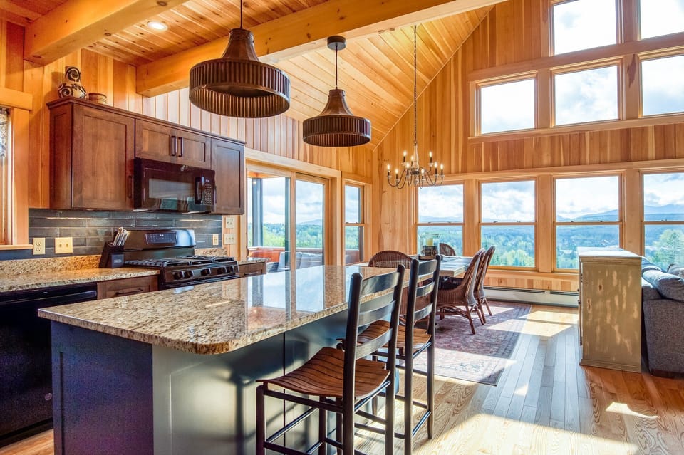 Fully Equipped Kitchen - Bar seating for 2