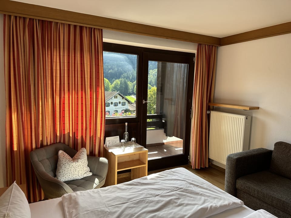 Classic Double Room | In-room safe, desk, blackout drapes, free WiFi