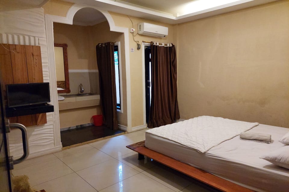 Standard Room | Desk, free WiFi, bed sheets
