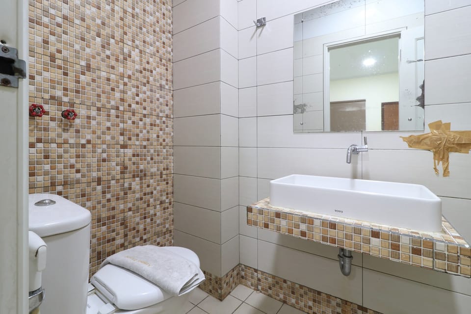 Standard Room | Bathroom | Shower, rainfall showerhead, free toiletries, slippers