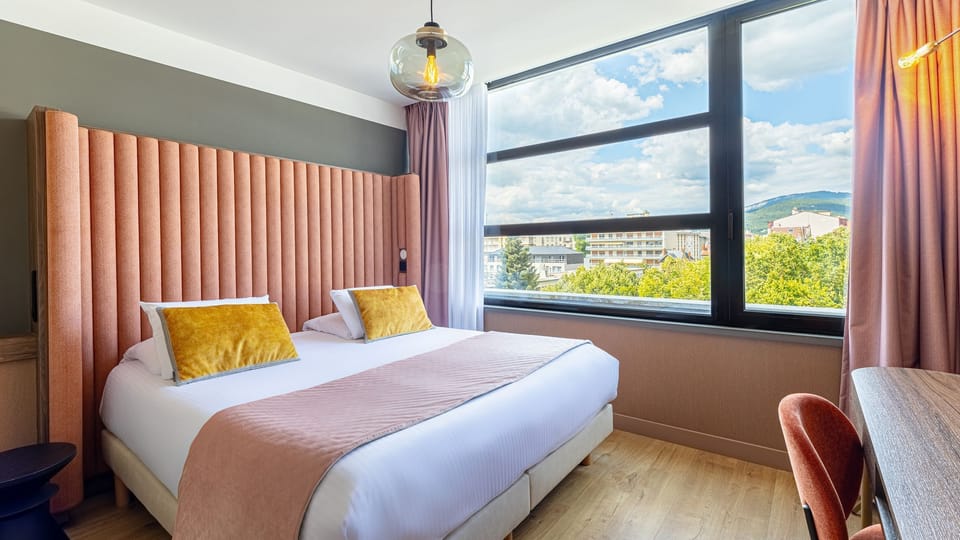 Suite Casino - Accès Spa | Premium bedding, minibar, in-room safe, desk
