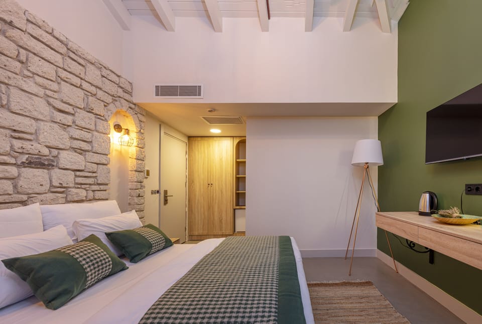 Terasli Junior Suit | 1 bedroom, premium bedding, Tempur-Pedic beds, minibar (some free items)