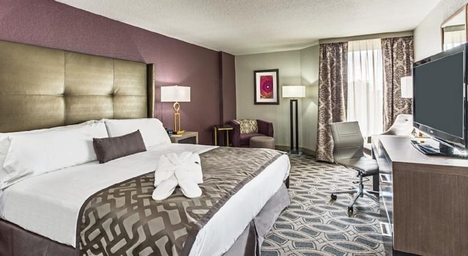 In-room safe, desk, iron/ironing board, free cribs/infant beds