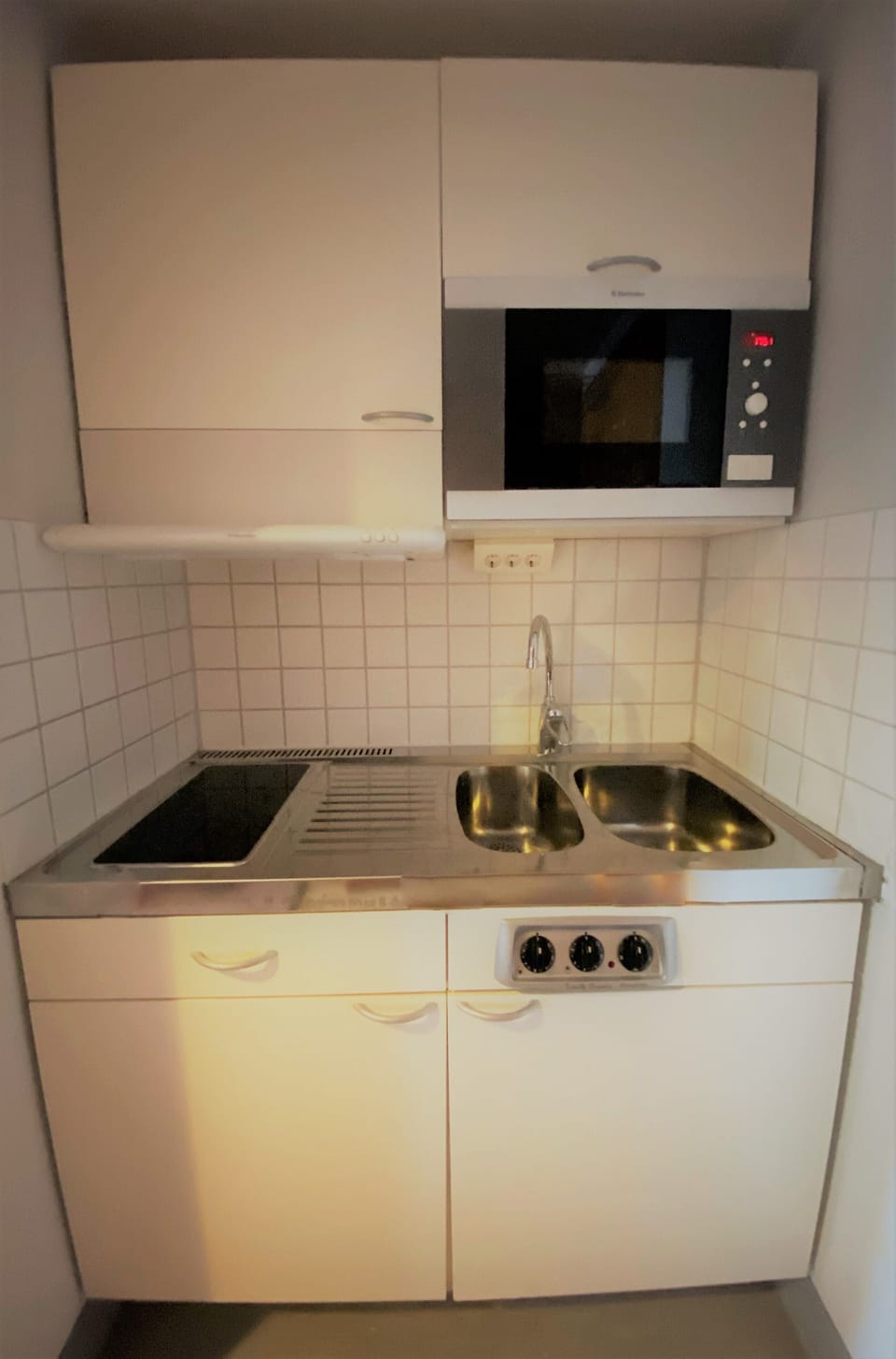 Standard Studio | Private kitchen | Shared fridge, microwave, electric kettle
