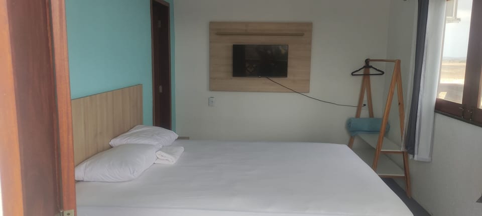 Comfort Double Room Single Use | Down comforters, minibar, individually furnished, blackout drapes