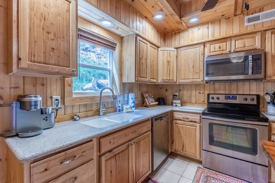 Kitchen - Kitchen with stainless appliances.