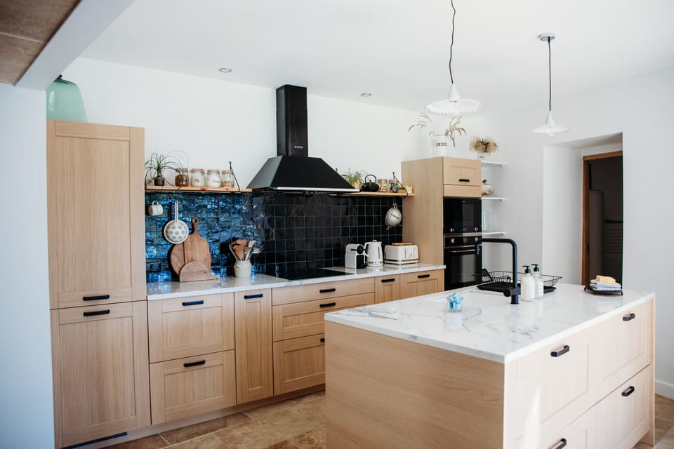 Cottage | Private kitchen | Full-size fridge, microwave, oven, dishwasher