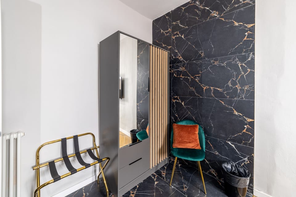Double Room (Signoria) | Wardrobe