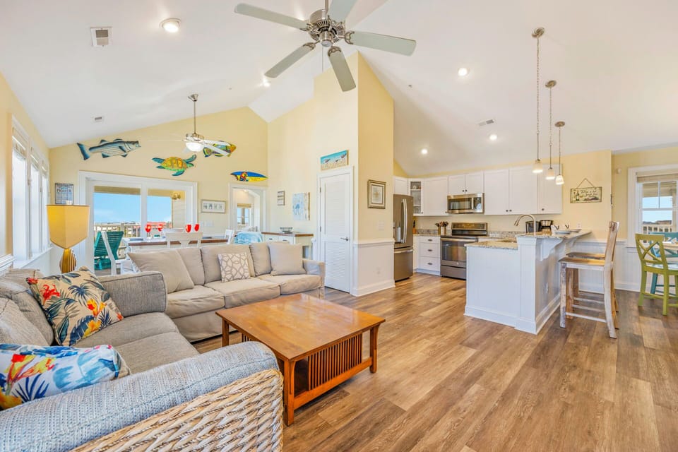 Surf or Sound Realty - 1104 - Bay Dream Believer - Great Room -2