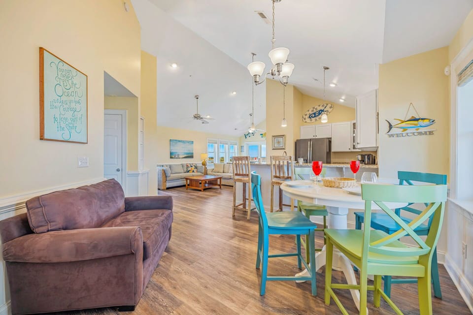 Surf or Sound Realty - 1104 - Bay Dream Believer - Dining Area -5