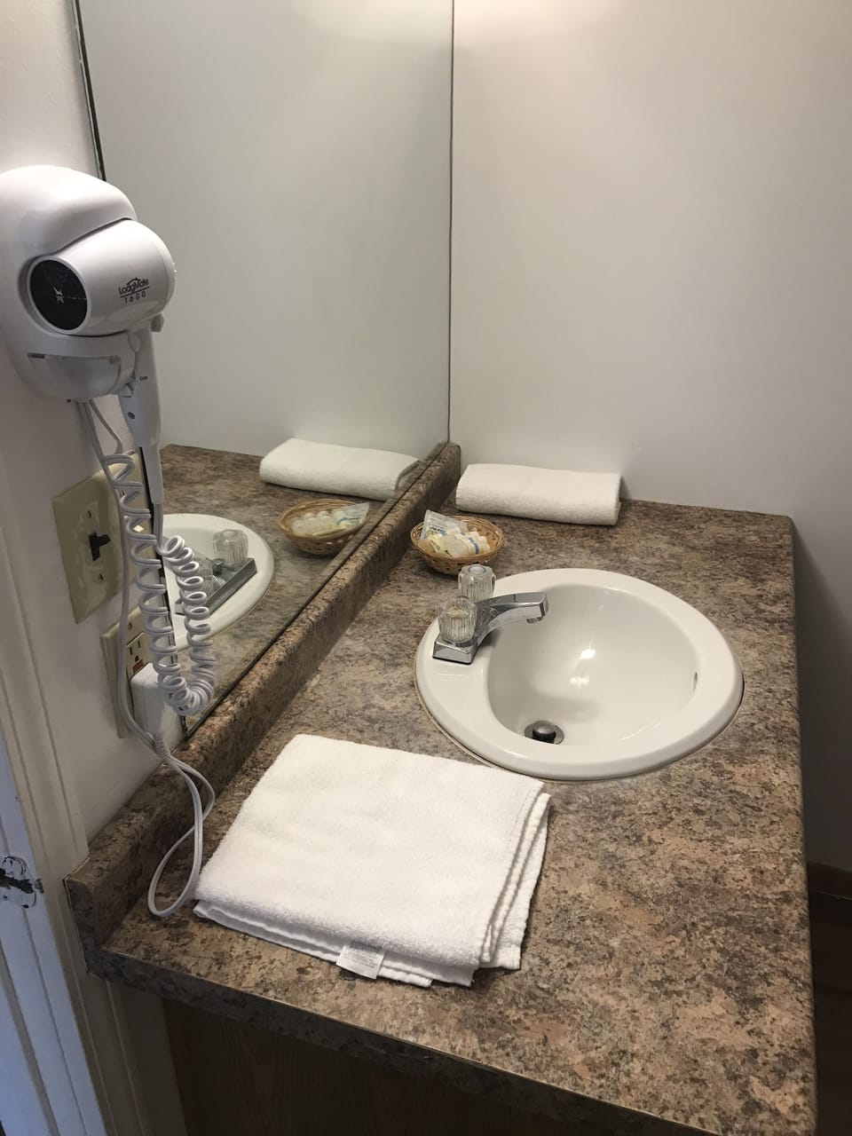 Double Room, 2 Queen Beds | Bathroom sink