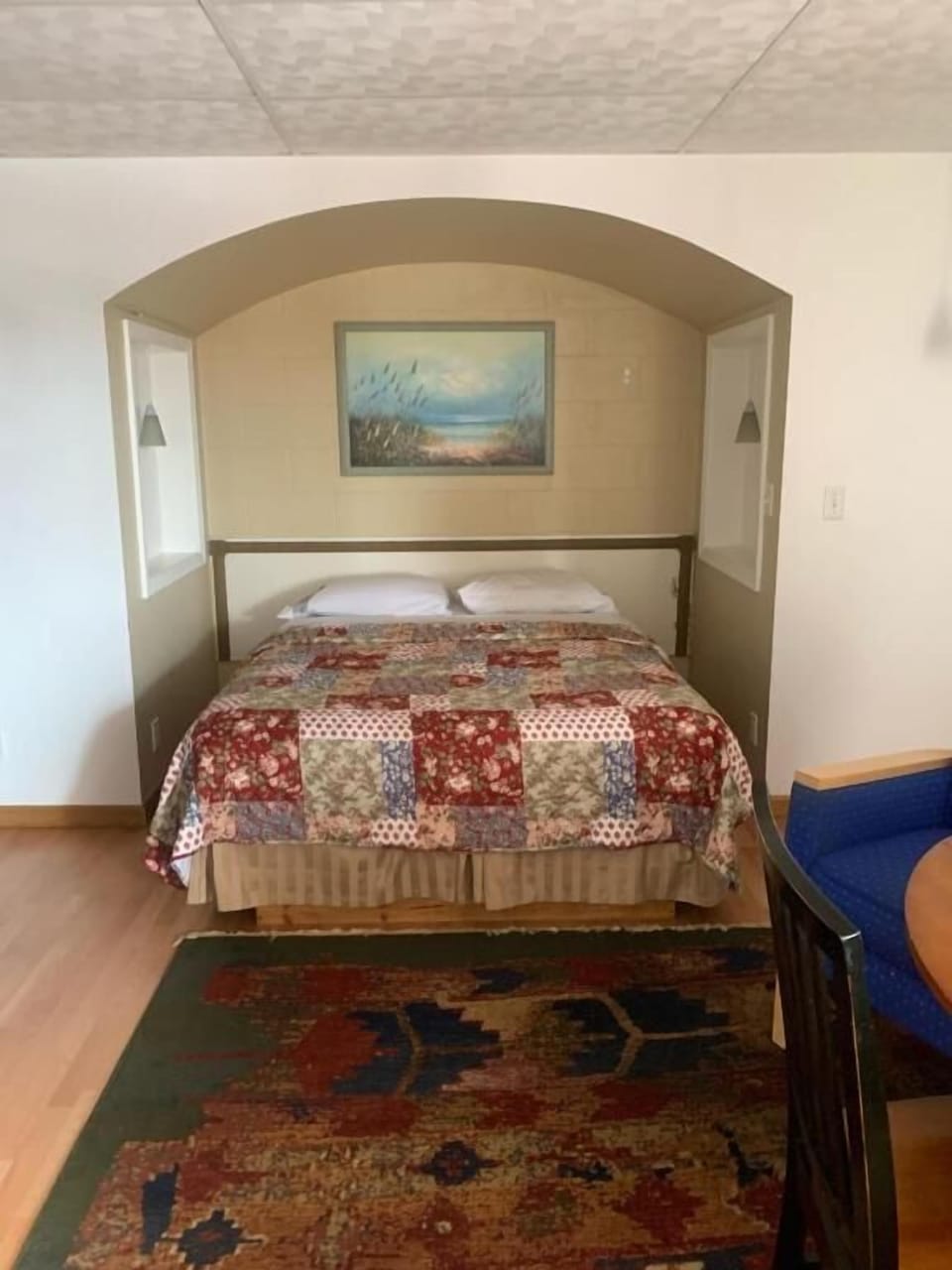 Free WiFi, bed sheets