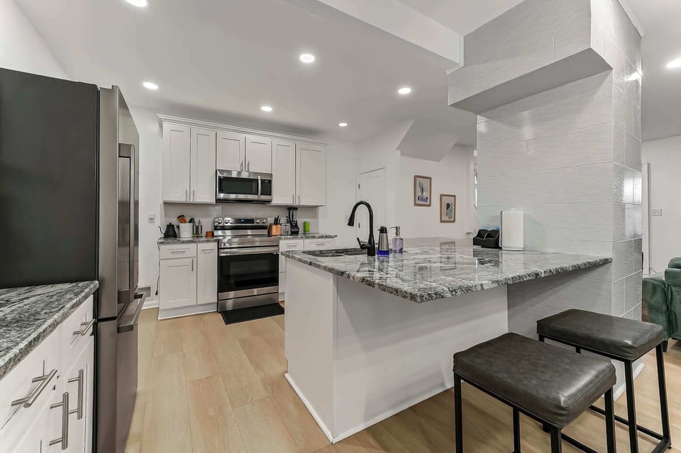 Stylish kitchen counter seating: perfect for casual meals or morning coffee