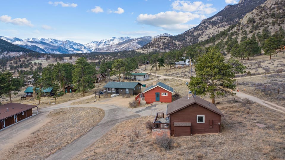 Mountain cabin with stunning panoramic views