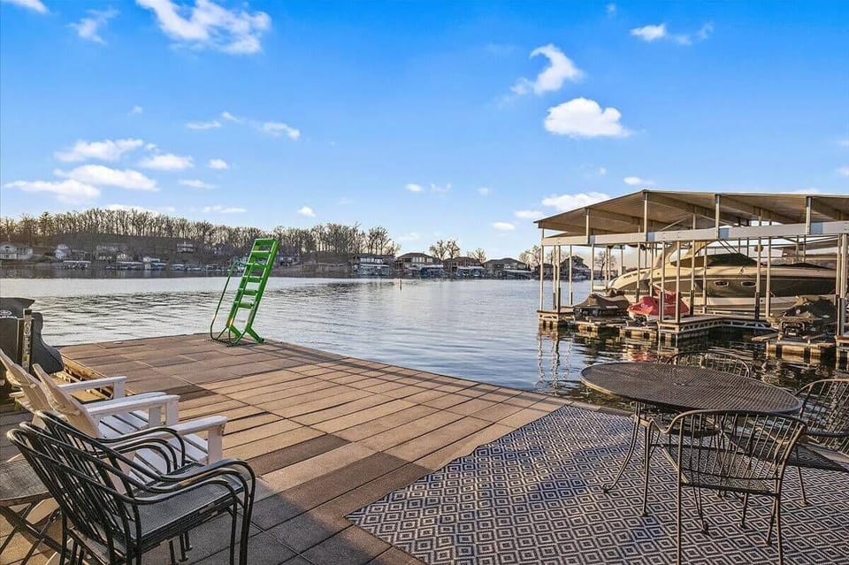 Dock