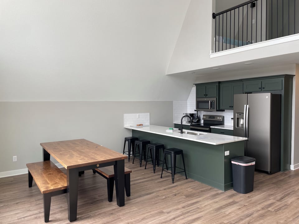 Kitchen/Eating Area