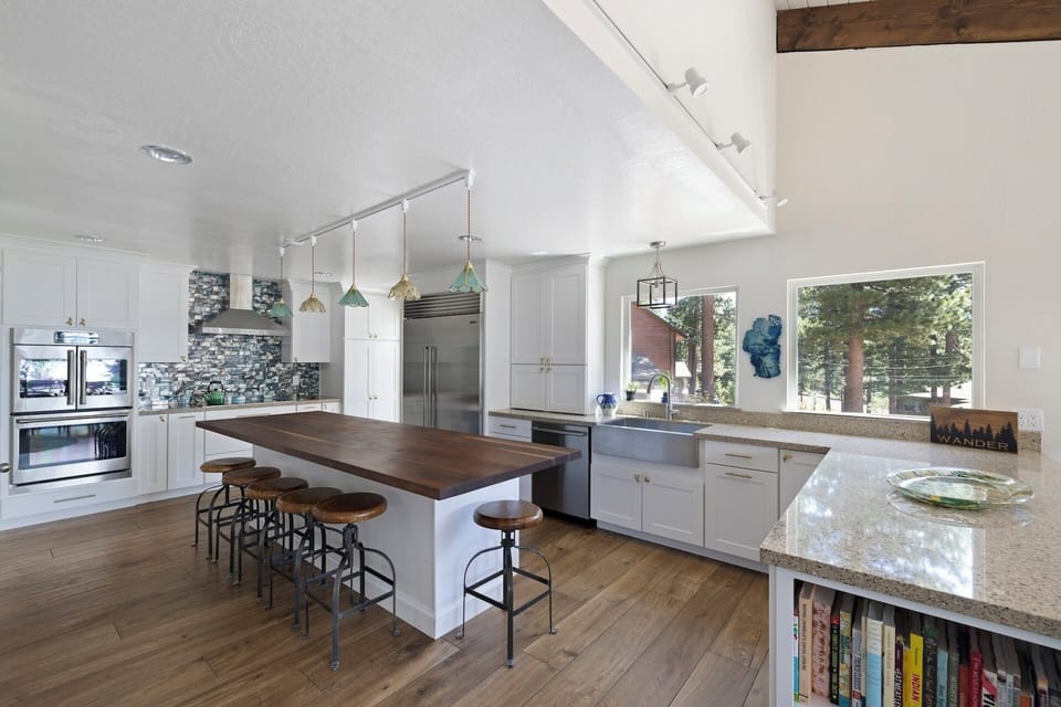 Double ovens and prep space make group meals easy.