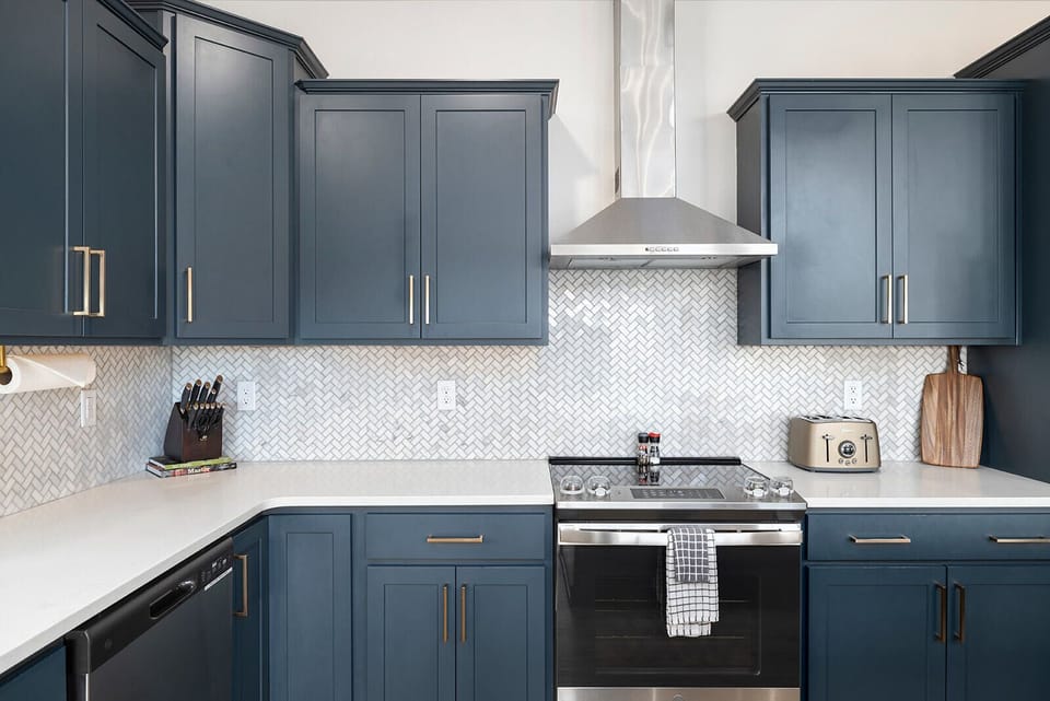 Kitchen with DUAL Dishwashers and DUAL Ovens!