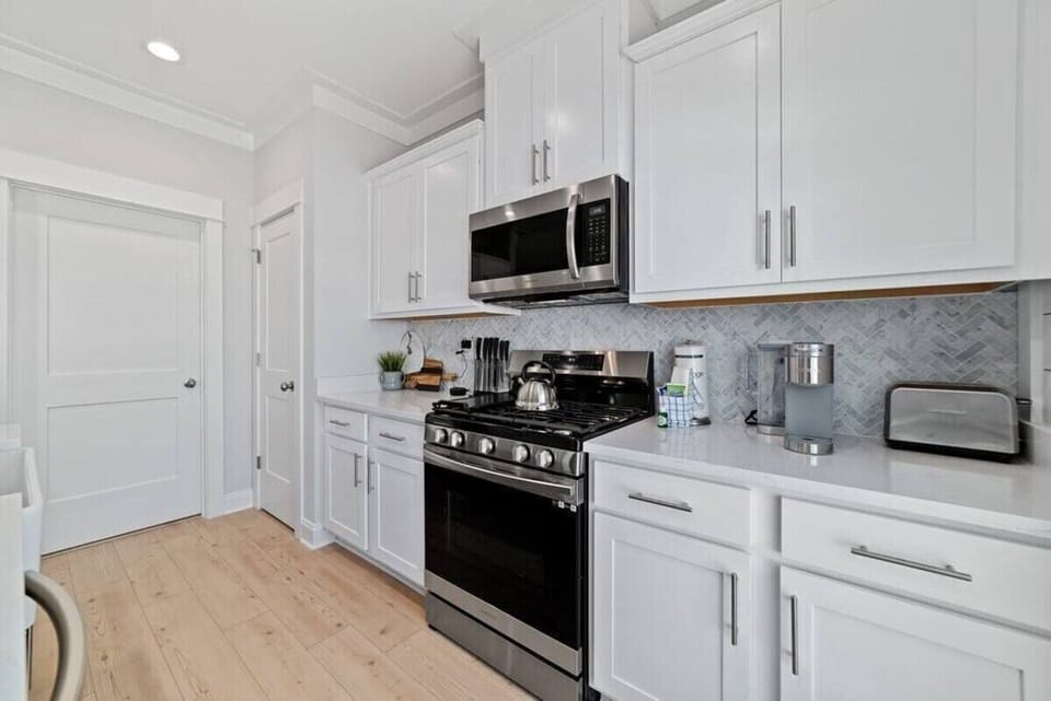 Full Kitchen