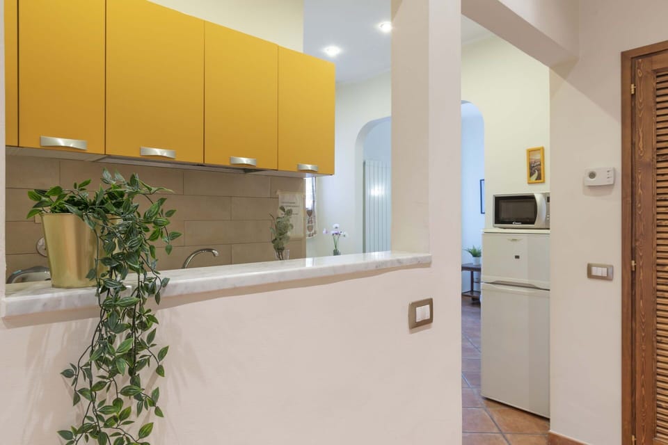 Cabinetry, Property, Plant, Interior Design, Building, Floor, Flooring, Wood, Drawer