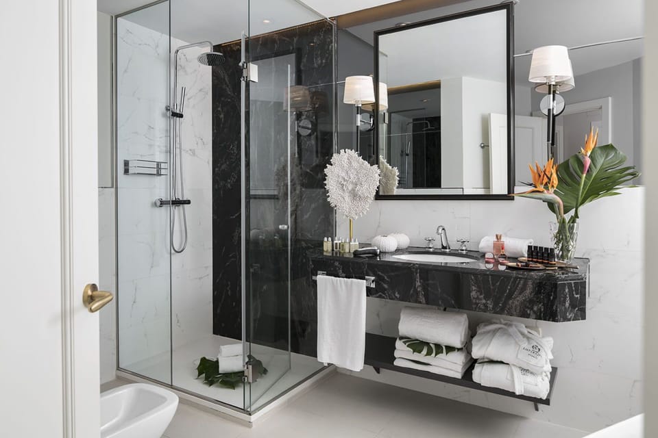 Shower, free toiletries, hair dryer, towels
