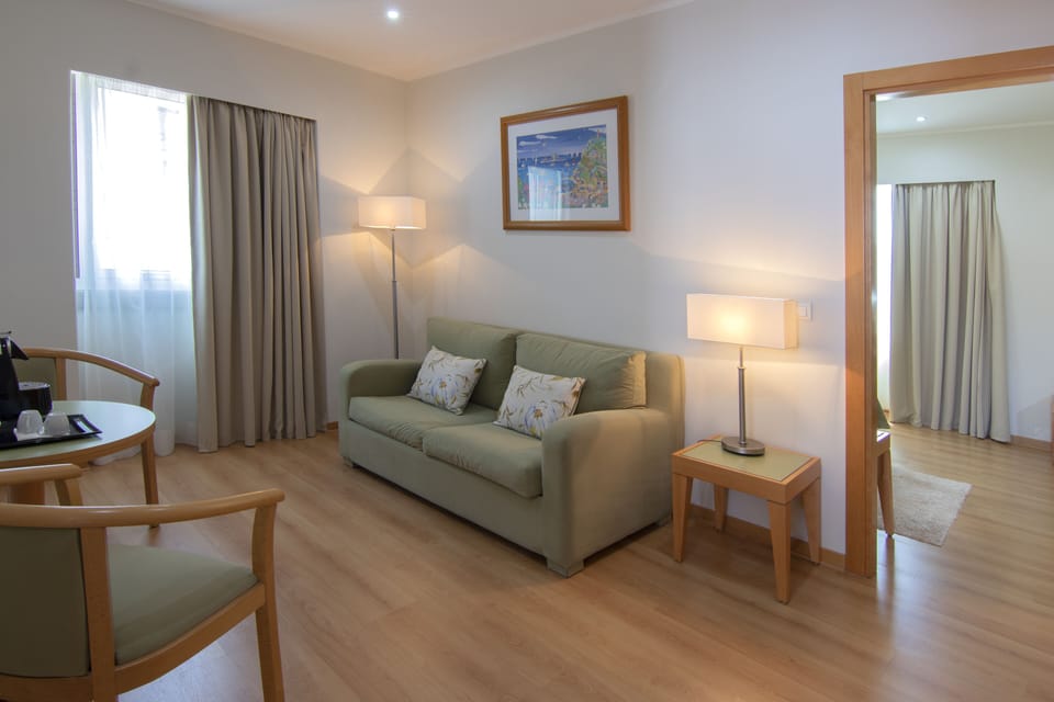 Suite | Egyptian cotton sheets, Select Comfort beds, minibar, in-room safe