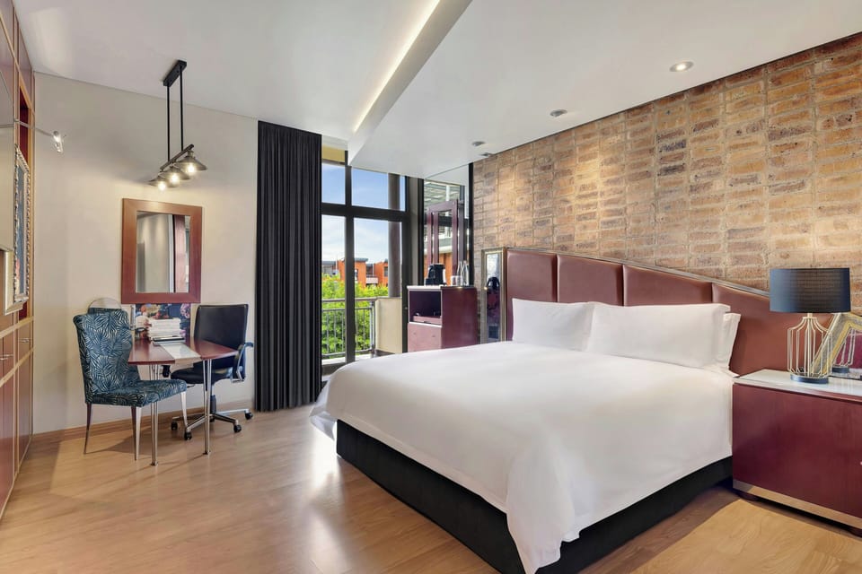 Deluxe Room, 1 King Bed | 1 bedroom, Egyptian cotton sheets, premium bedding, down comforters
