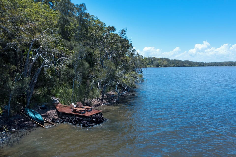 Treetops Cottage lakeside deck