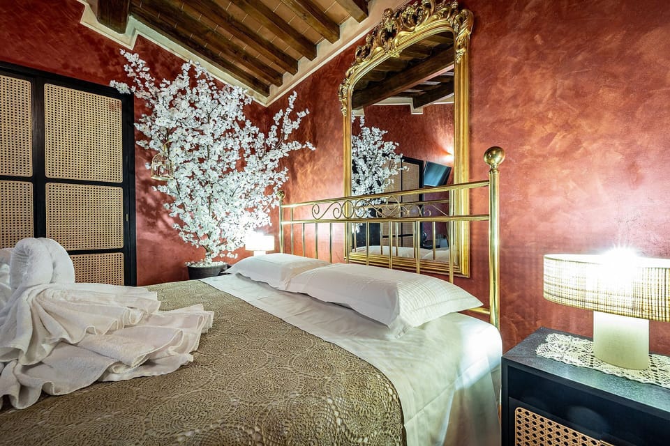 Honeymoon Double Room | Minibar, in-room safe, desk, blackout drapes