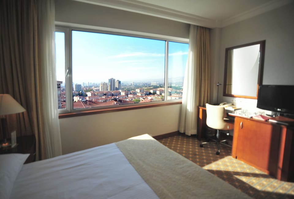 Premium bedding, minibar, in-room safe, desk