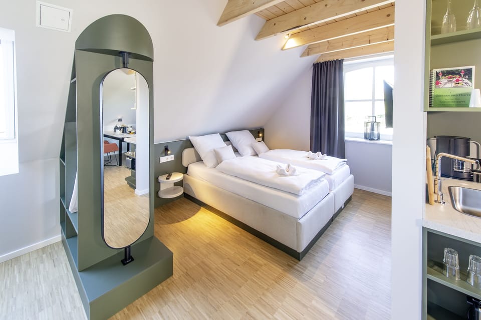 Studio, Non Smoking | Minibar, laptop workspace, blackout drapes, soundproofing