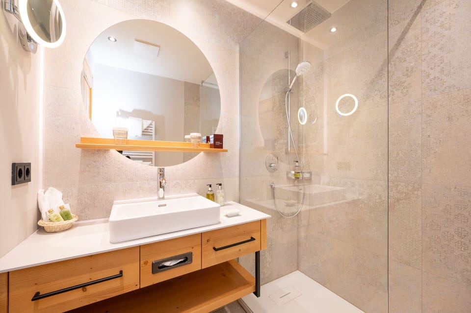 Classic Studio Suite | In-room safe, soundproofing, free WiFi