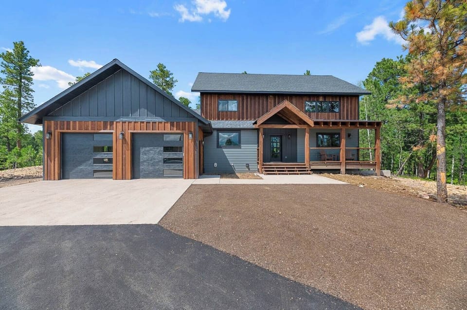 Welcome to the Original On Mountain Time cabin - nestled in scenic Powderhouse Pass. 