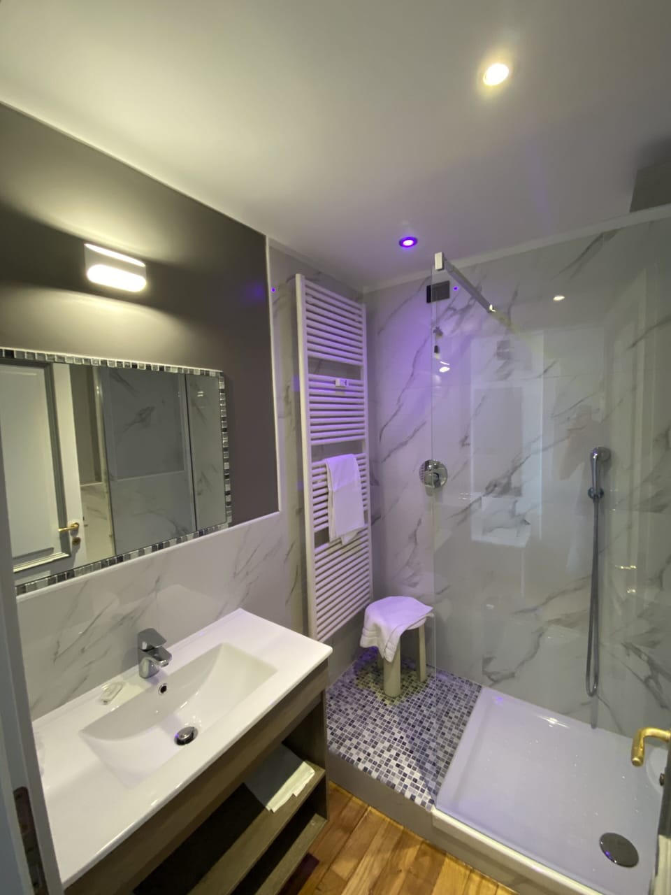 Classic Triple Room | Room amenity